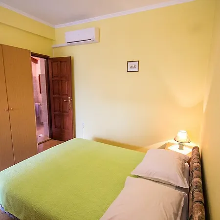 Sandra House With Apartamento *