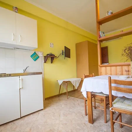 Sandra House With Umag